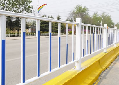重庆锌钢道路护栏使用案例